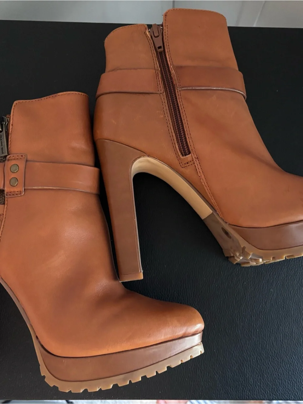 Gianni Bini Fayette O-Ring Buckle Leather Boots Cognac EUC Size 7